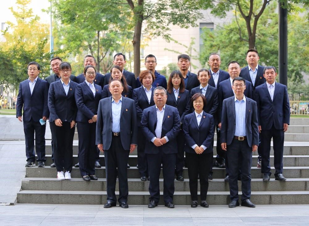 多元團隊凝合力，同舟共濟揚帆起